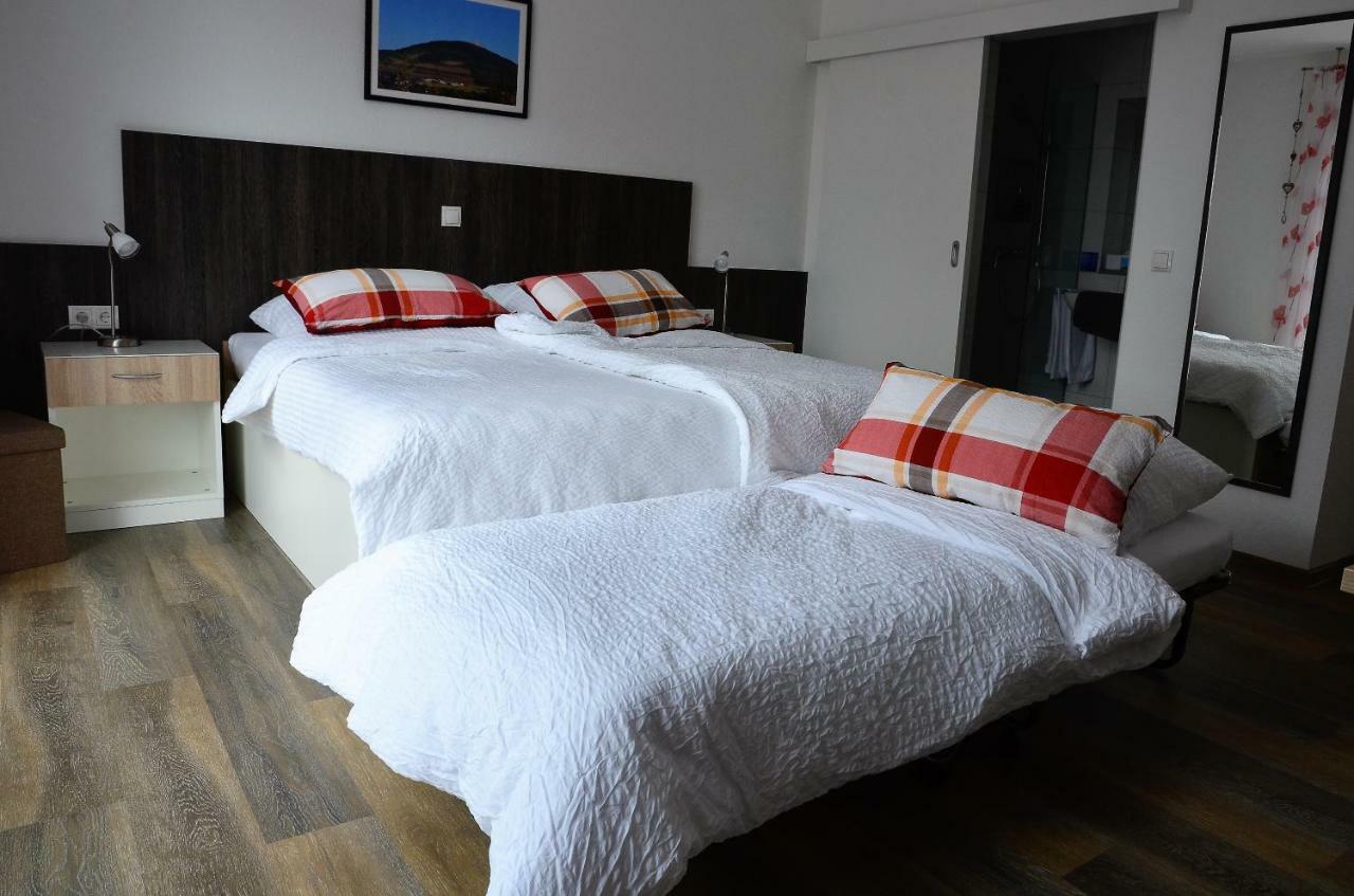 Gaestehaus Am Hochsimmer Ettringen  Kültér fotó